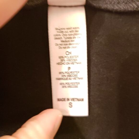 Bella| Black T-shirt Graphic  "No Photos please" - Picture 4 of 4